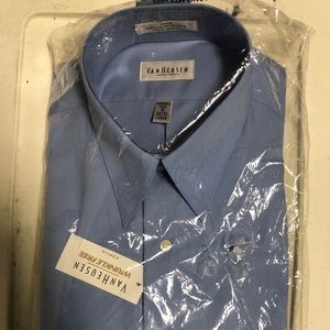 Van Heusen NWOT Mens Dress Shirt